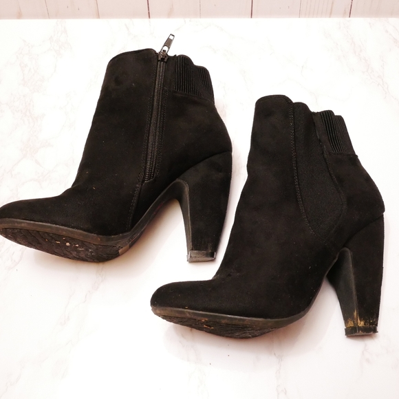 Black heeled ankle boots - Picture 4 of 11